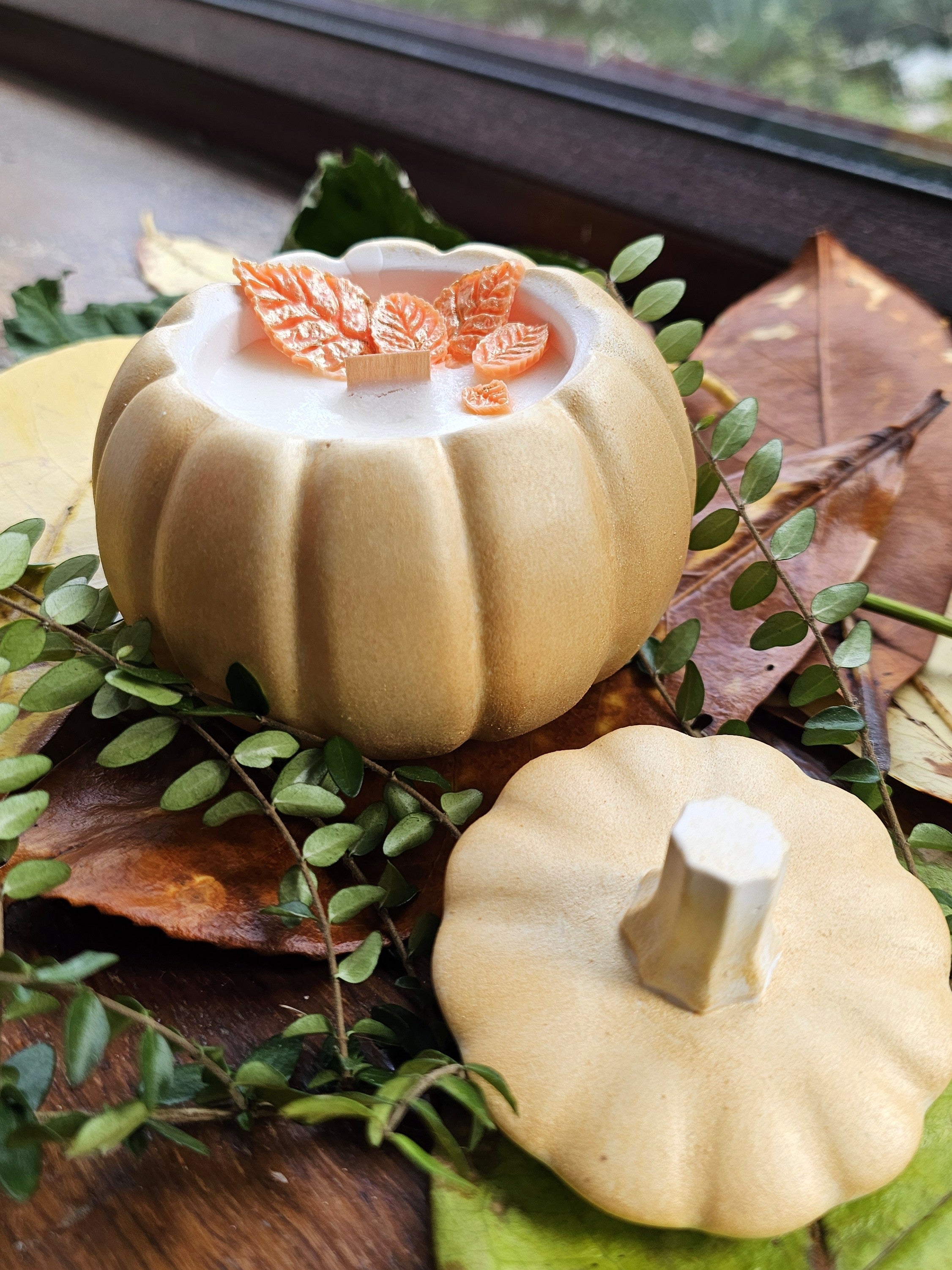 Pumpkin Soy Aroma Candle – Handmade Autumn Candle with Wooden Wick