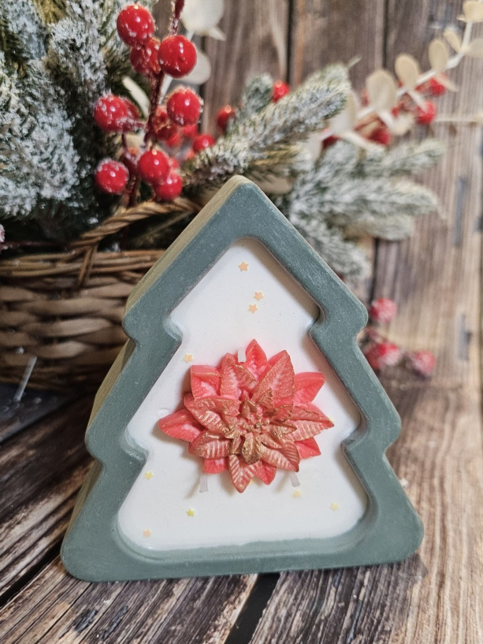 Christmas Tree Candle – handcrafted soy candle designed as a festive Christmas tree with a decorative flower.
